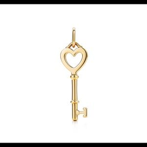 Tiffany&co 18k gold heart key charm & necklace